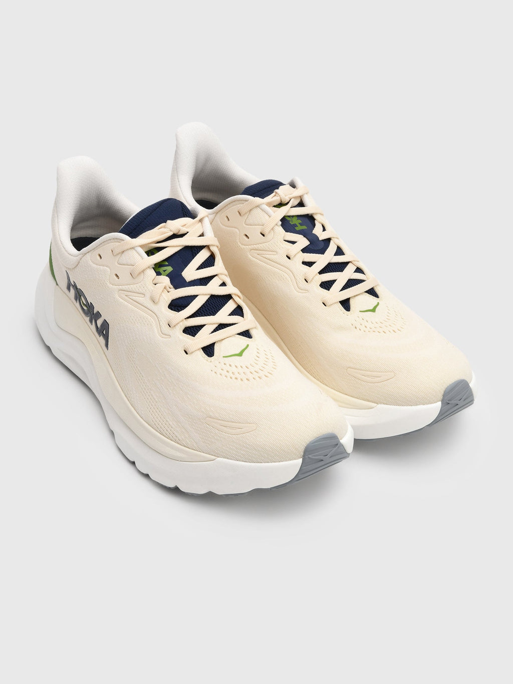 HOKA Men's Arahi 8 Running Shoe